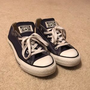 Navy blue converses